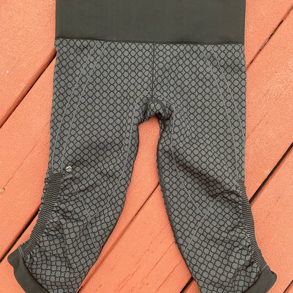 Lululemon In the Flow Crop II Heathered Deep Coal